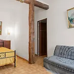 2eme Etage كاستيلان
